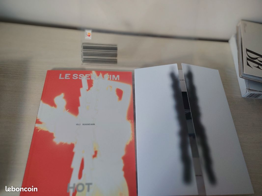 LESSERAFIM - Hot album (image 7)