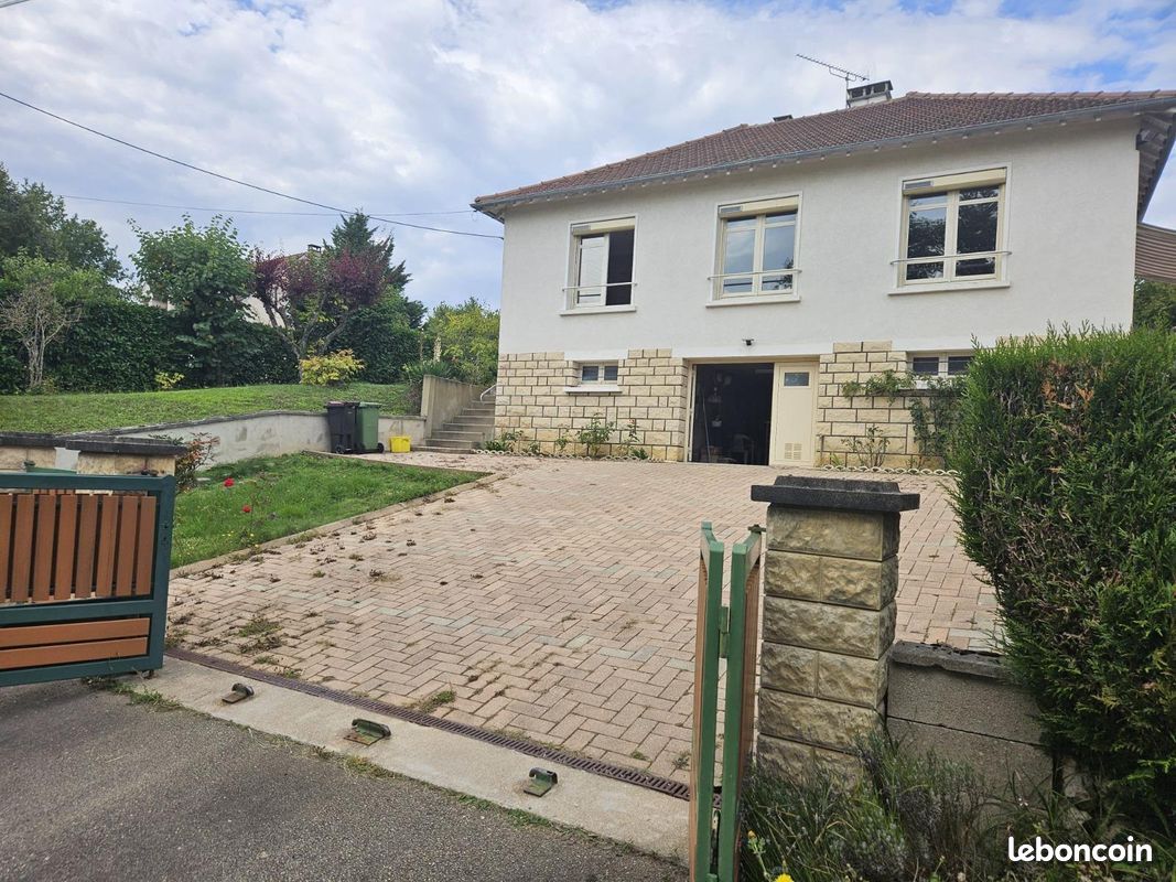 Maison 4 pièces 77 m² · à Pourrain · 77 m² · 160 000 €