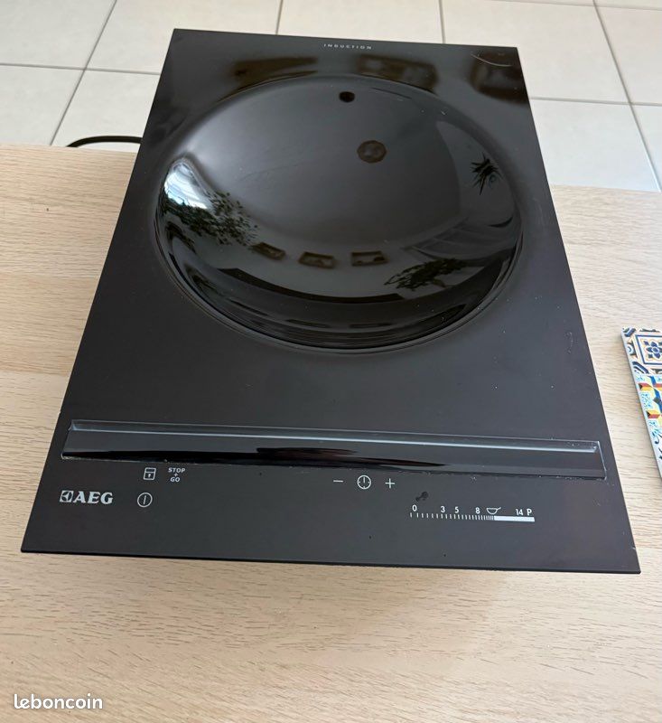 Table de cuisson induction Wok encastrable AEG HC451500EB + Poêle Wok inox – Très bon état (image 8)