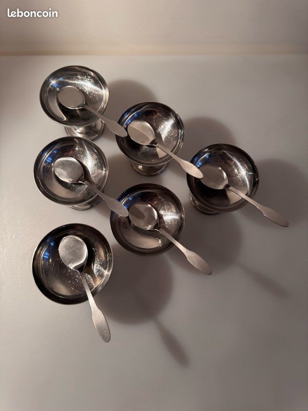 Joli service ancien / coquetier et cuillère en métal argenté - Arts de la table