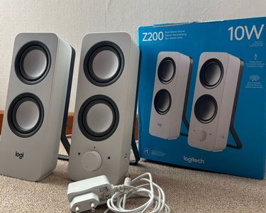 Haut-parleurs Stéréo Logitech Z200 - 2.0 Avec Entrée Jack 3.5 Mm, Bon état