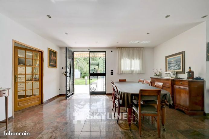 Villa 9 pièces 285 m² — 17