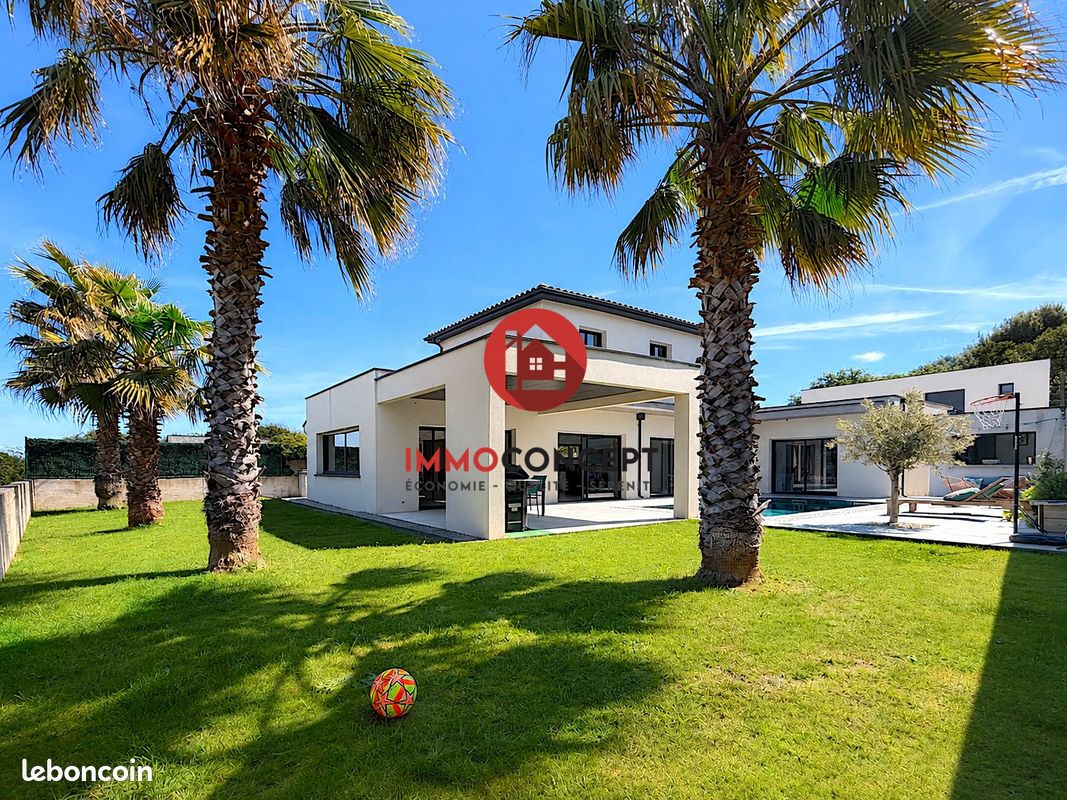 Maison 7 pièces 230 m² · à Saint-Geniès-de-Comolas · 230 m² · 649 000 €
