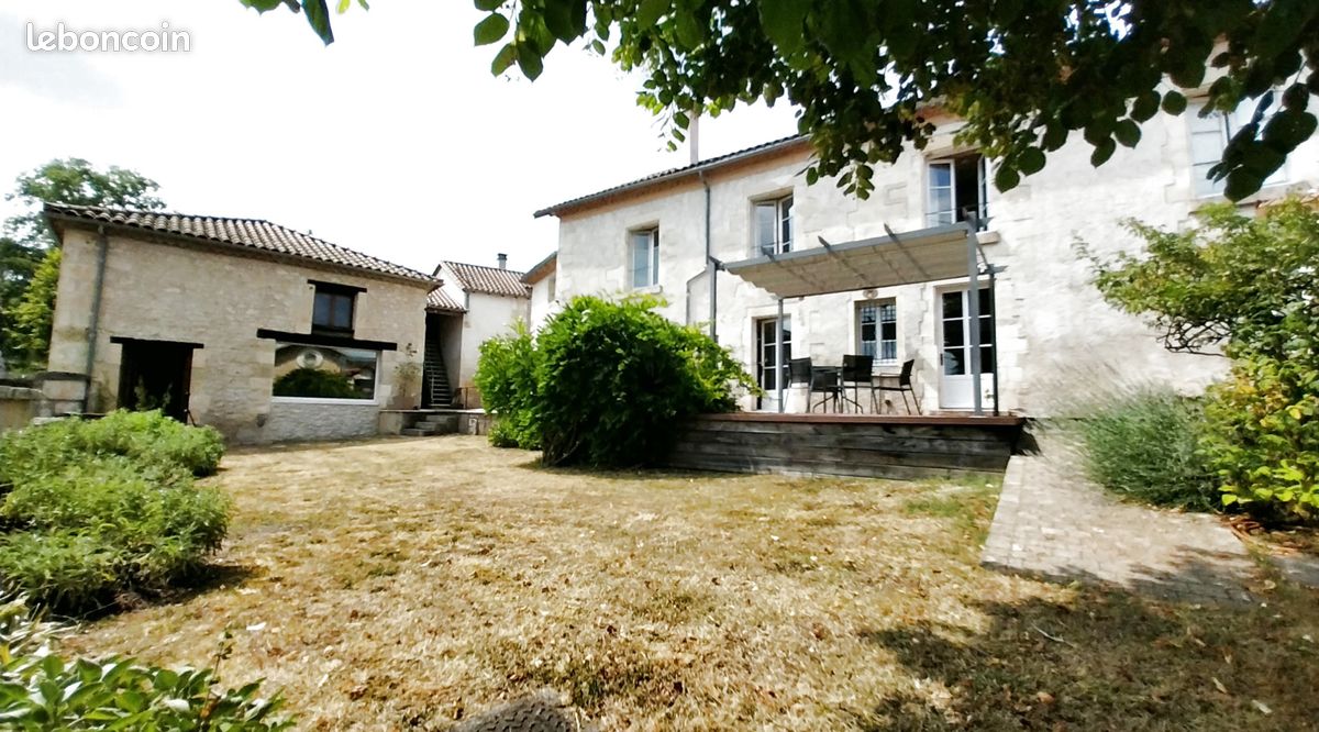 Maison 10 pièces 300 m² · à Chancelade · 300 m² · 644 800 €