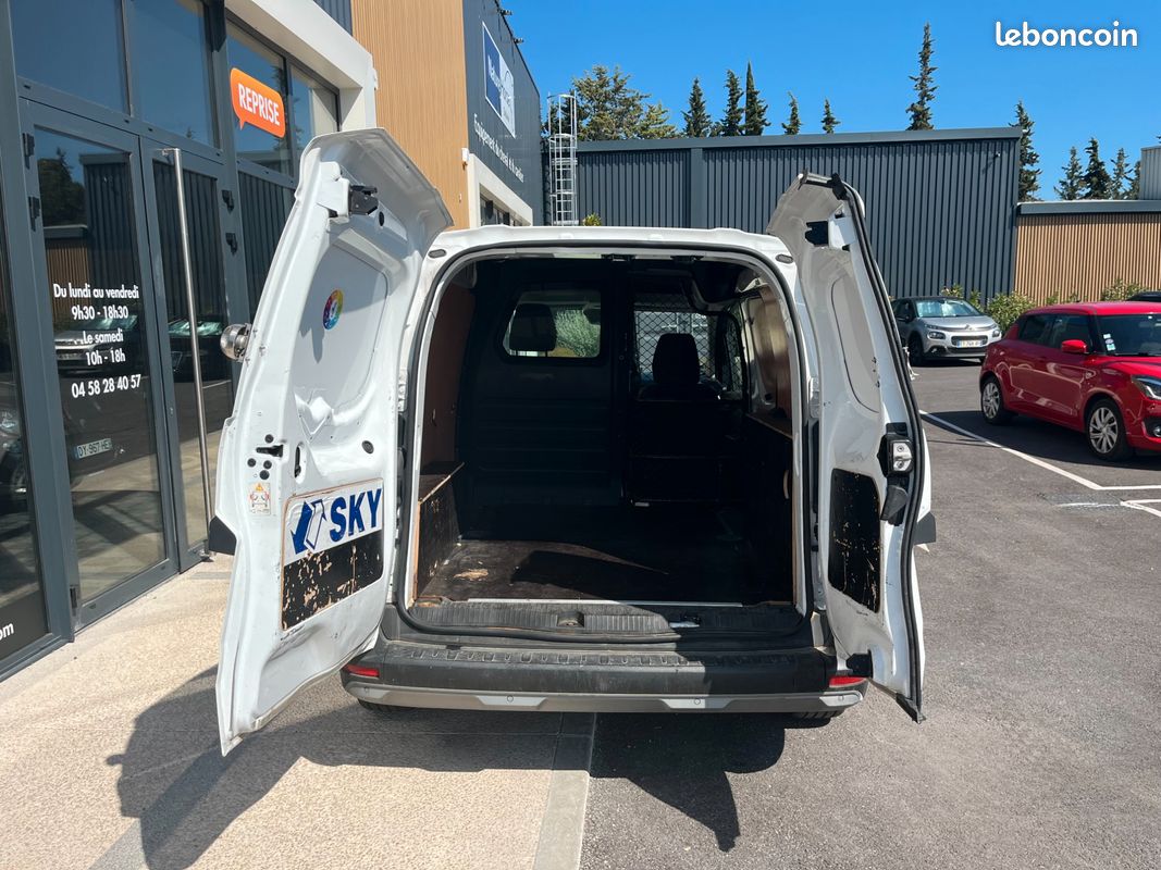 RENAULT KANGOO VAN 1.5 BLUEDCI 95CH EXTRA SESAME-OUVRE-TOI - CAMERA DE RECUL - GPs (image 13)
