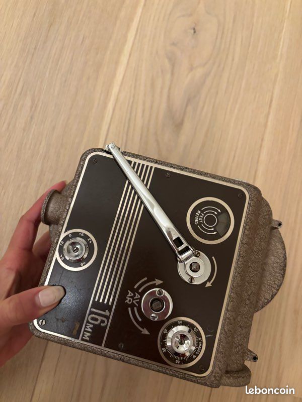 Caméra film 16 mm (CNC AP 97 679)   Collection