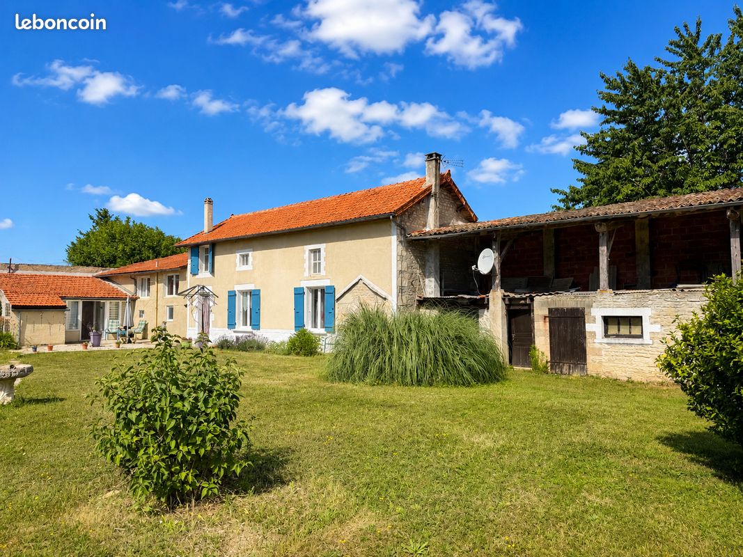 Maison 5 pièces 160 m² · à Bessé · 160 m² · 137 000 €