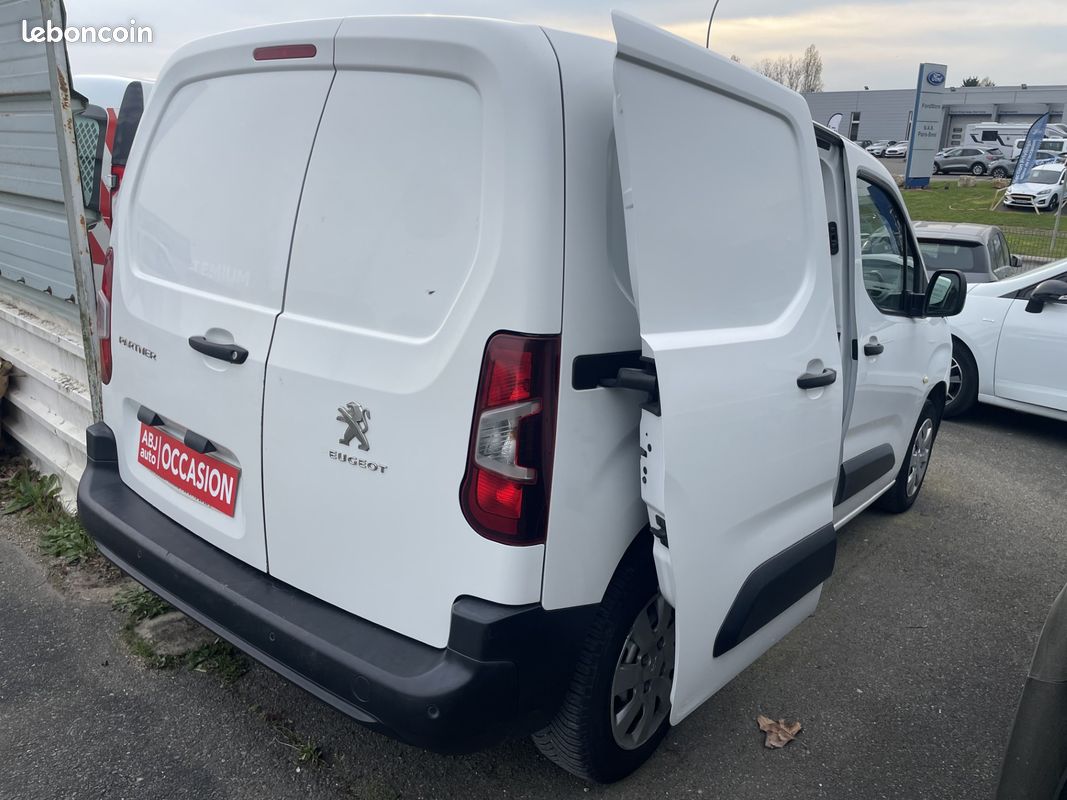 Peugeot Partner Standard 650kg BlueHDi 100ch S&S Premium 52870 kms (image 2)