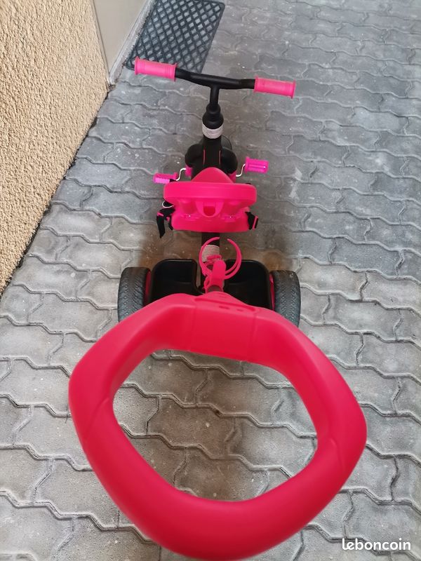 Velo tricycle rose et noir (image 6)