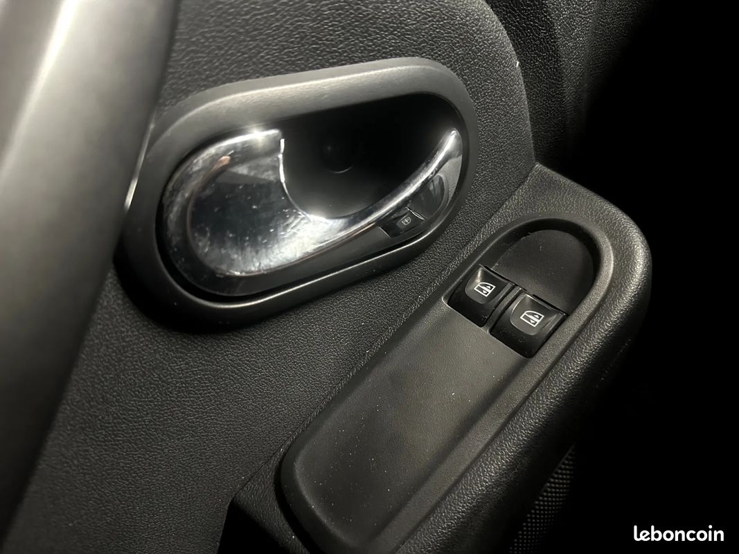 DACIA Duster 1.2 125ch 4x2 Prestige - Chaine distribution neuve - Système de navigation - (image 16)