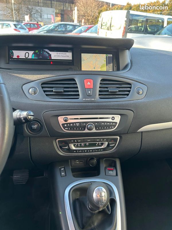 Renault scenic iii 1.6 dci 130 expression (image 10)