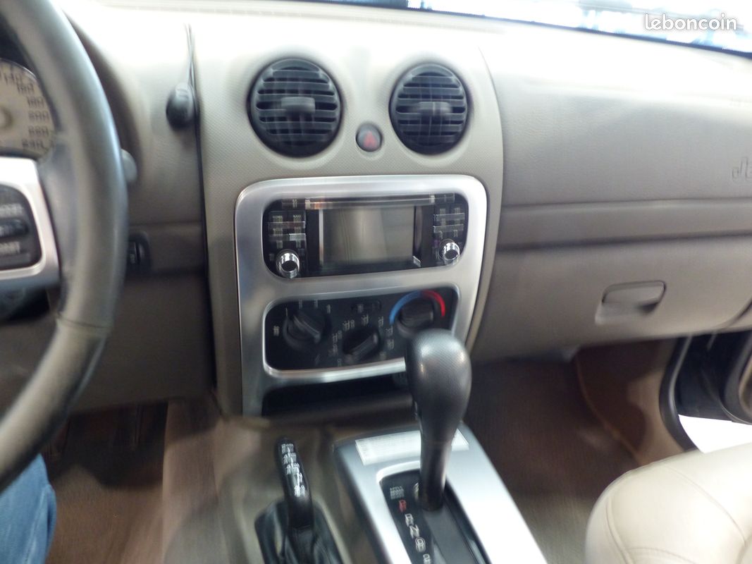 Jeep Cherokee 2.8 CRD 163 ch Limited BVA / Attelage / Clim (image 9)