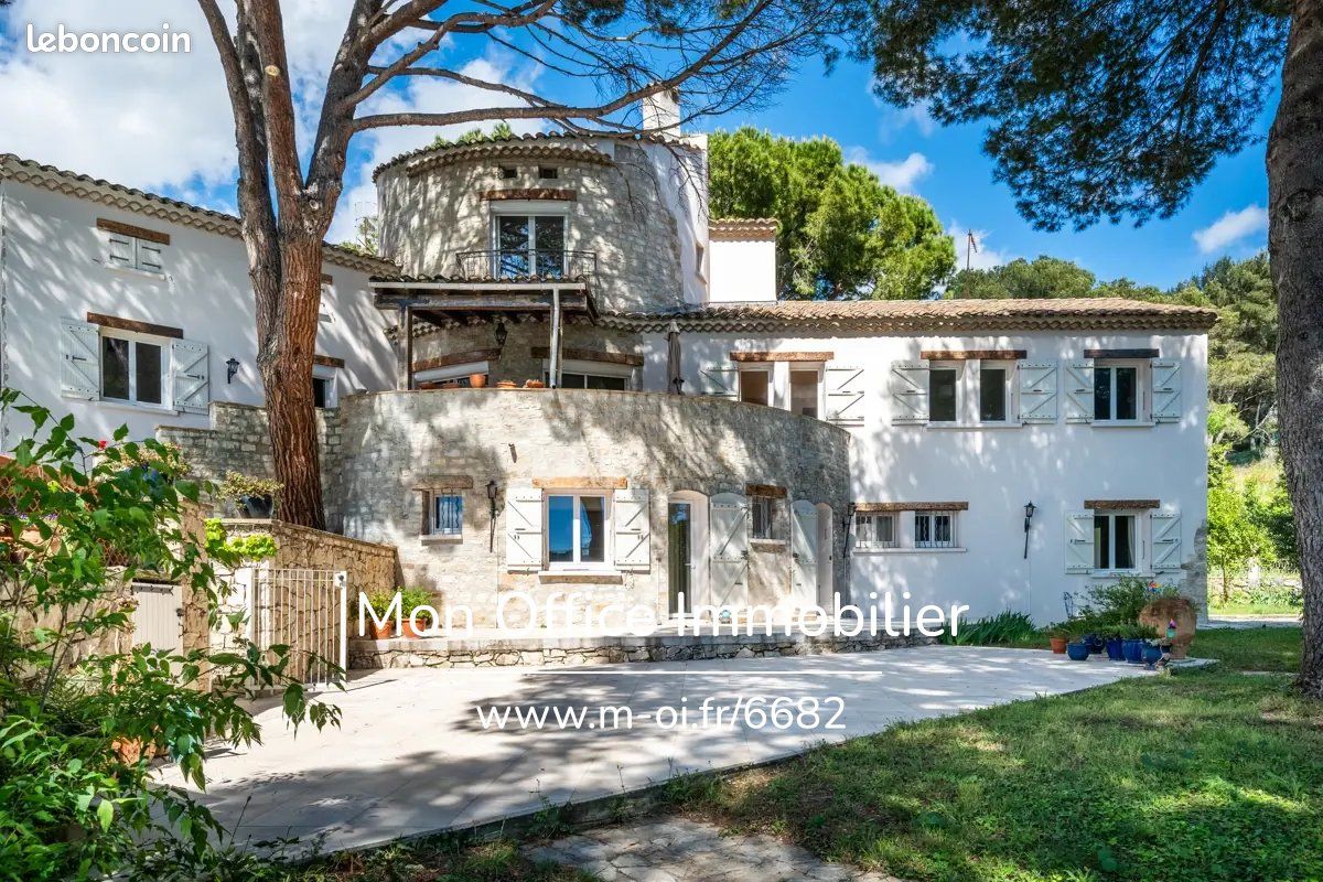 Maison 8 pièces 310 m² · à Le Rove · 310 m² · 1 250 000 €