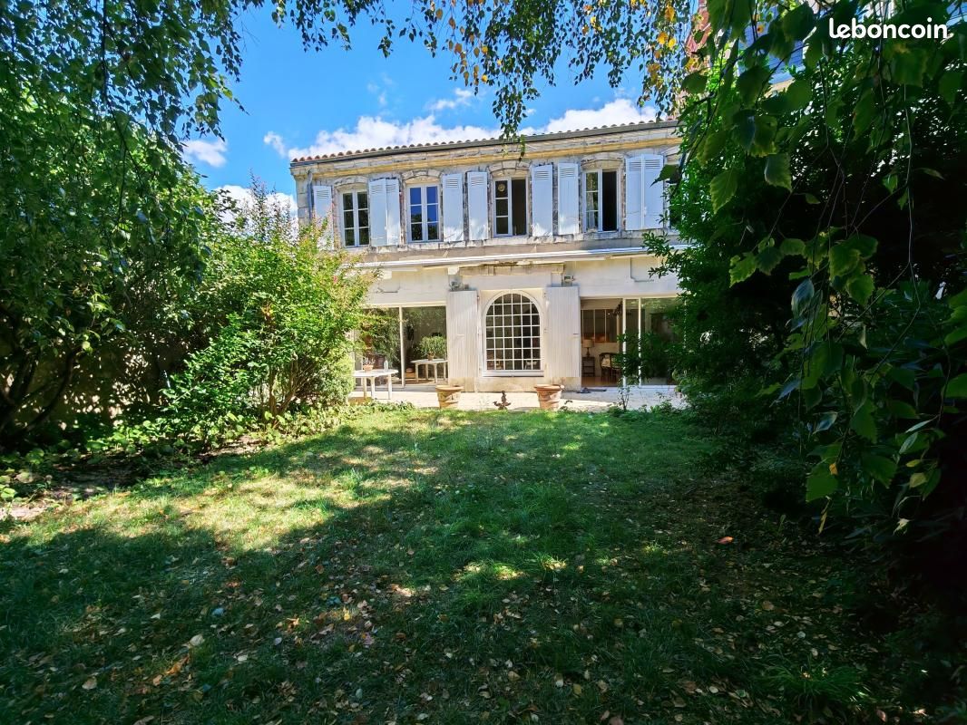 Appartement 3 pièces 140 m² · à La Rochelle · 140 m² · 842 500 €