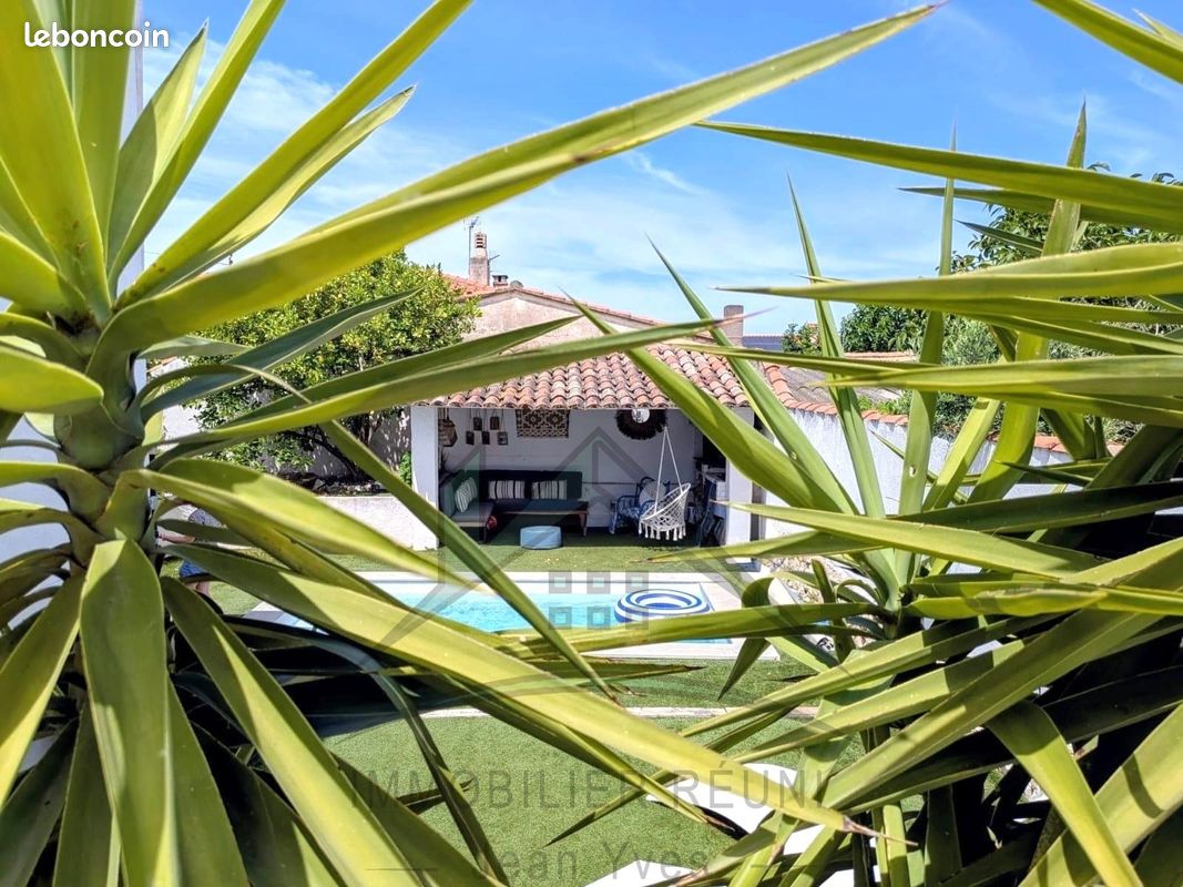 Maison 7 pièces 156 m² · à Châteauneuf-les-Martigues · 156 m² · 419 000 €