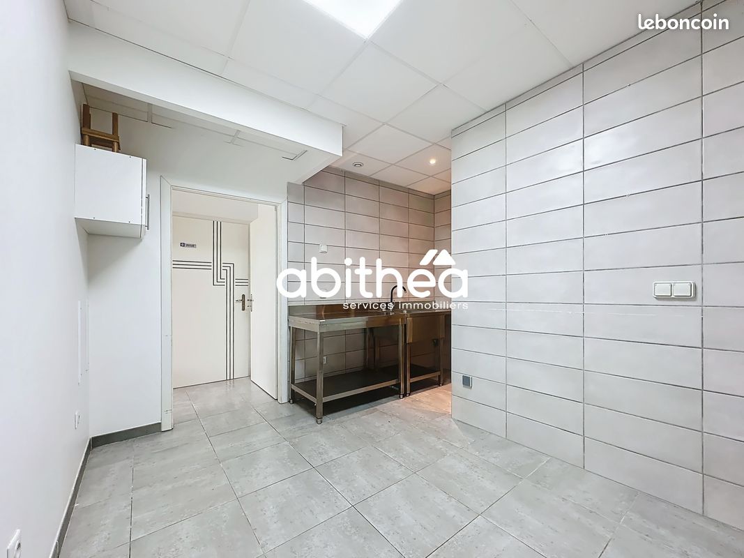 Local commercial 40 m² Montady (image 7)