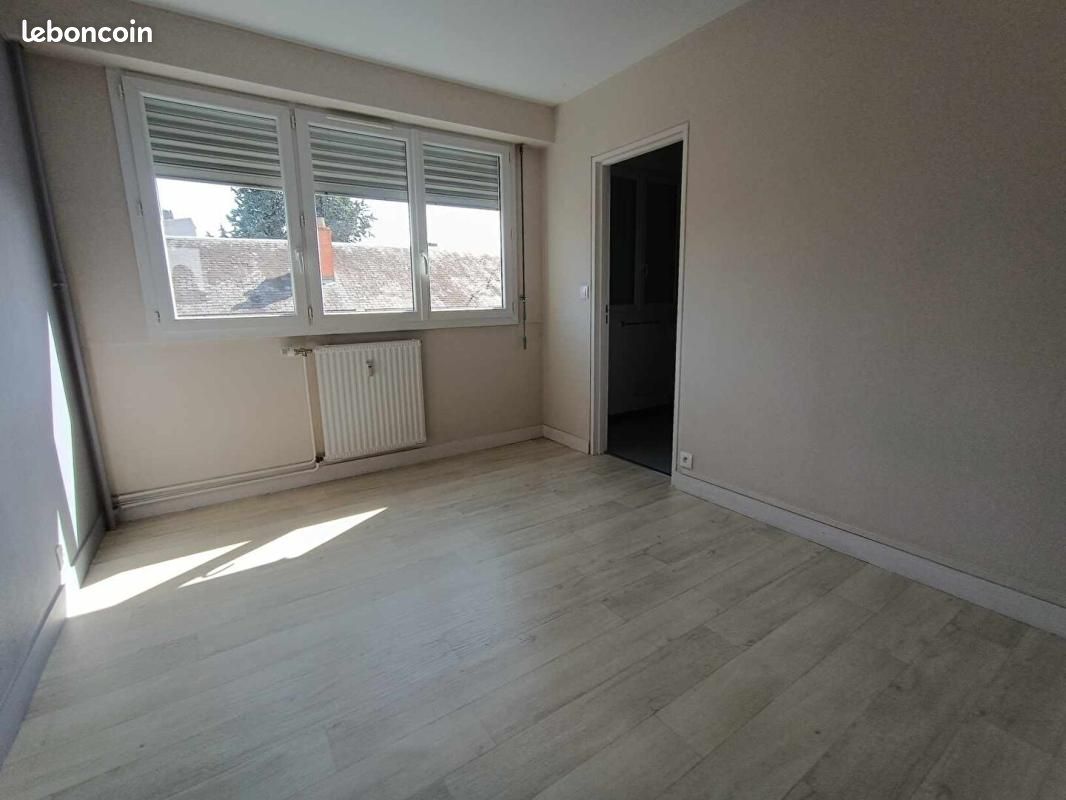 Appartement a louer bourges - 5 pièce(s) - 90 m2 - Surfyn