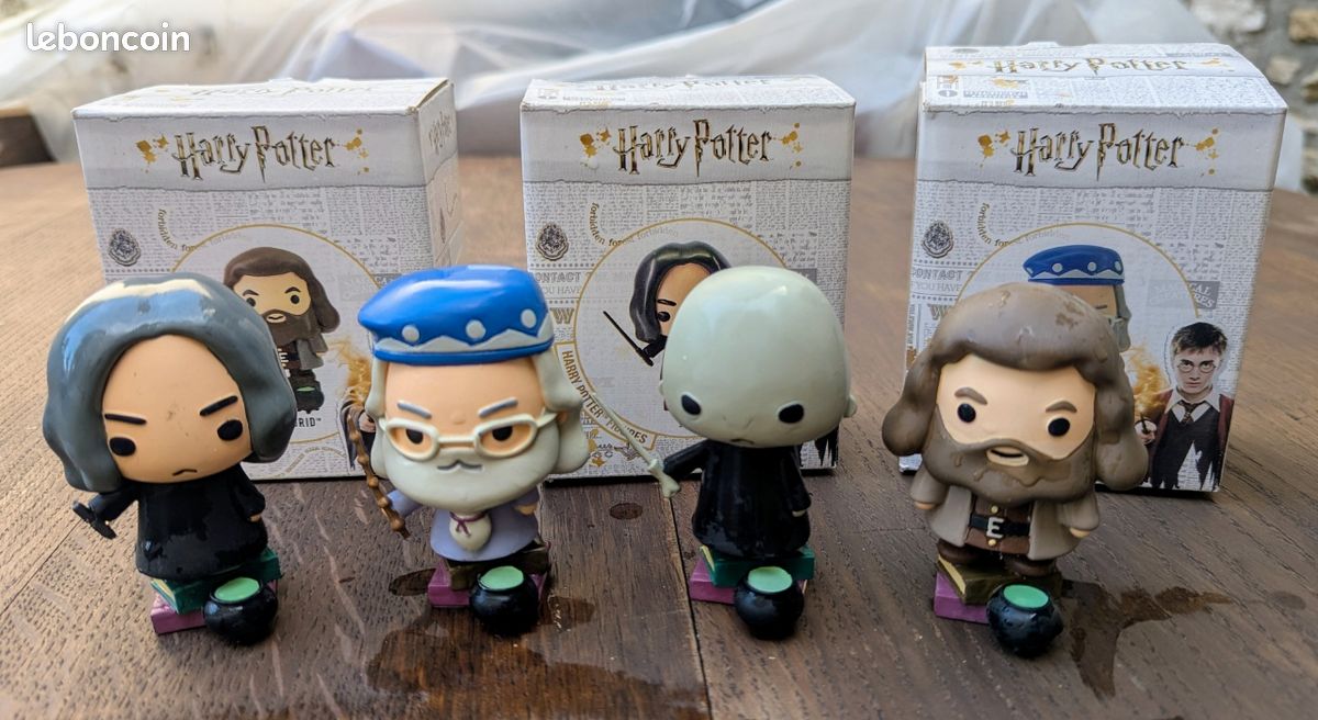 Lot Ancien De 4 Figurines Harry Potter - Statuettes En Plastique De Collection