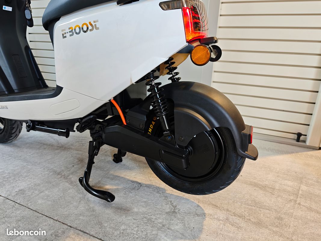 Scooter électrique EBOOST prix usine - Motos