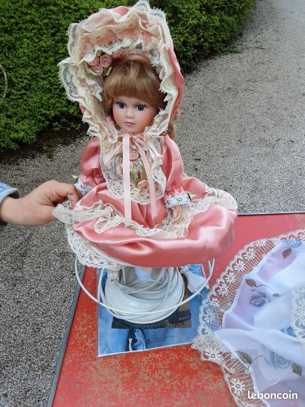 Poupée de collection (image 1)
