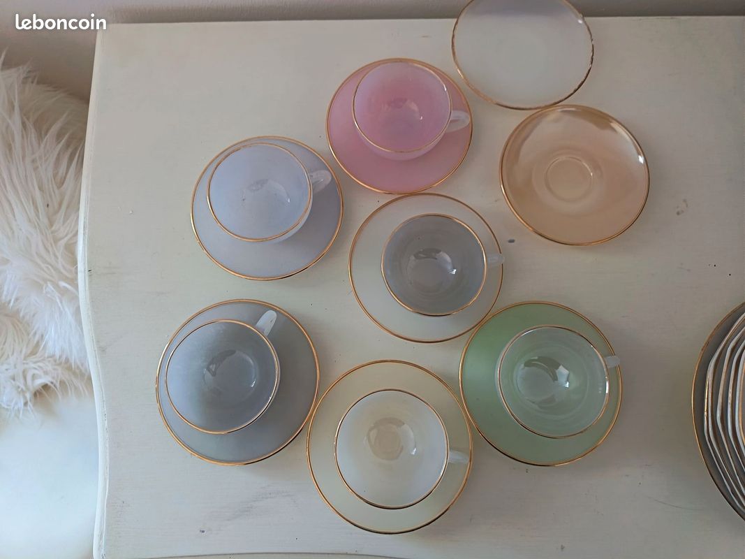 Tasses à café et soucoupes nacrées Arcopal France vintage - Lot de 4 - Canada