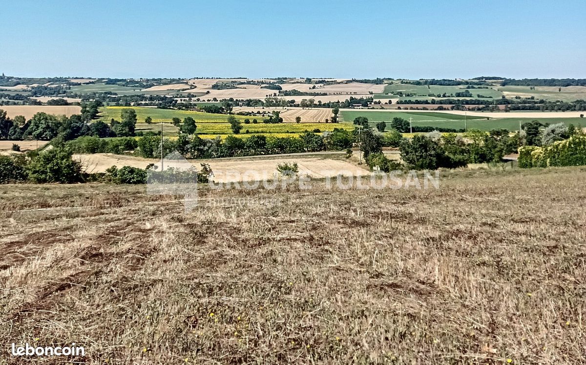 Terrain 860 m² REVEL · 82 000 €