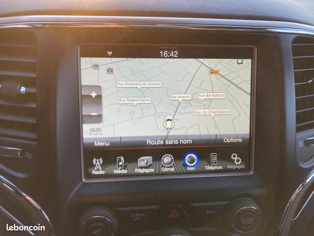Jeep Grand Cherokee 3.0 CRD V6 4WD 250 CH PH2 BVA SUMMIT GARANTIE 6 MOIS / REPRISE POSSIBLE (image 12)
