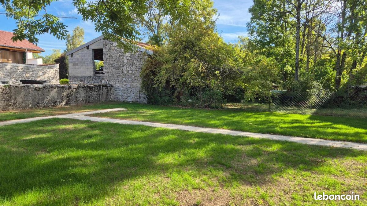 Maison 5 pièces 119 m² · à Vieu-d'Izenave · 119 m² · 1 000 €/mois