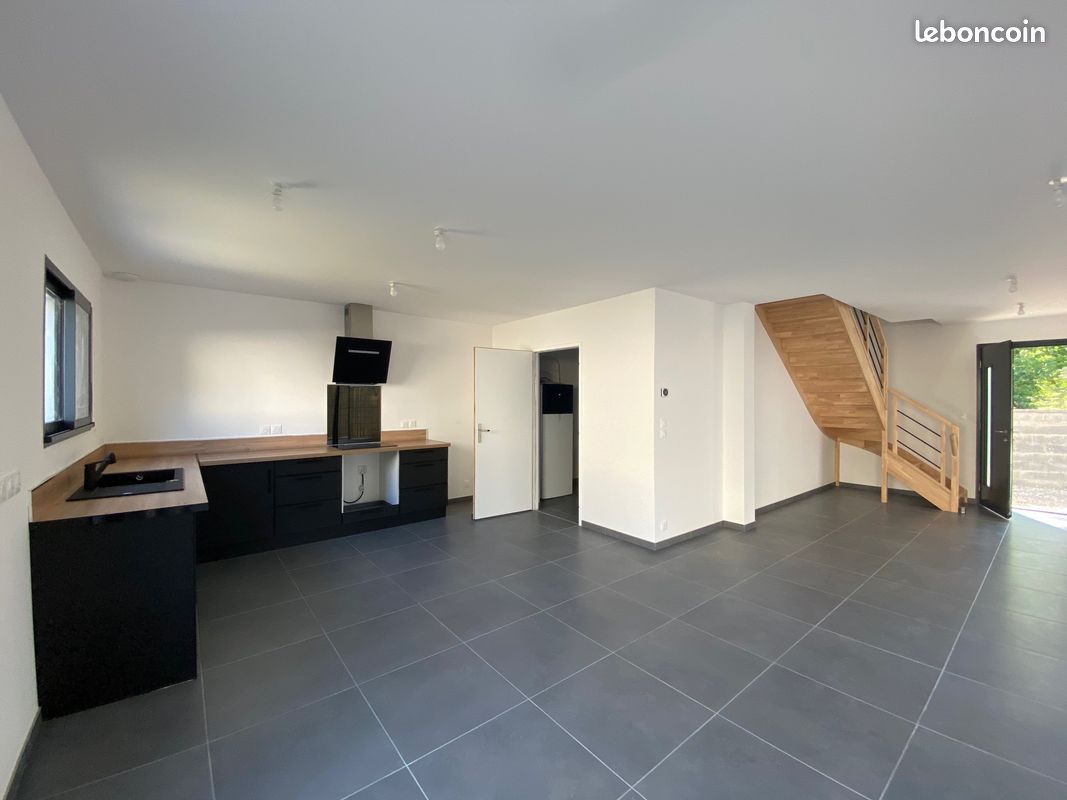 Maison 5 pièces 110 m² · à Saint-Jean-d'Illac · 110 m² · 385 000 €