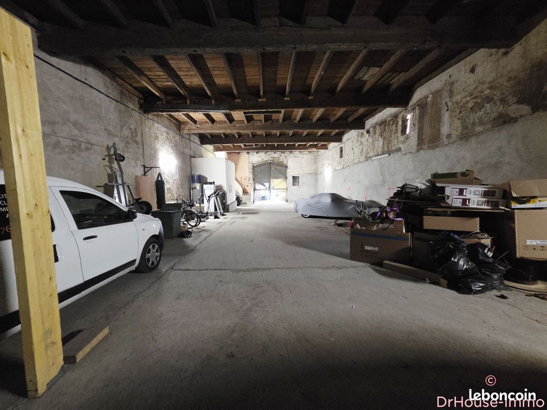 Parking 640 m² · à Nissan-lez-Enserune · 640 m² · 250 000 €