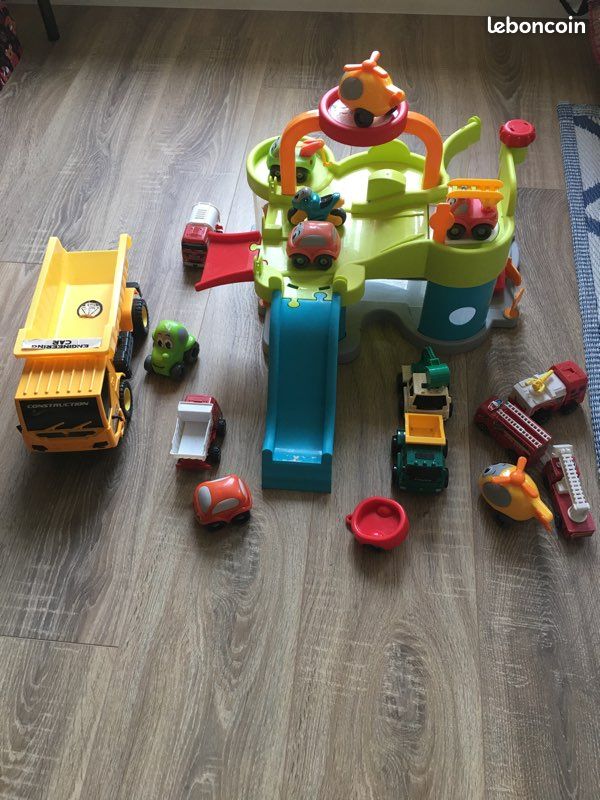 Garage et voitures (image 1)