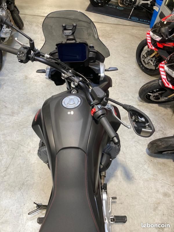 Moto Guzzi V85 STRADA 850 cm3 (image 3)