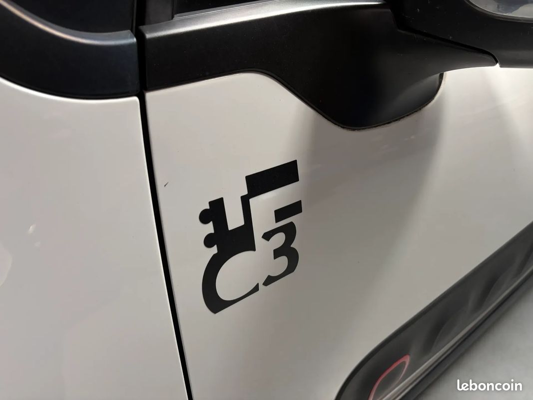 Citroen C3 Feel 82 ch - Origine France - Courroie effectuée - Radars de recul - GPS (image 17)