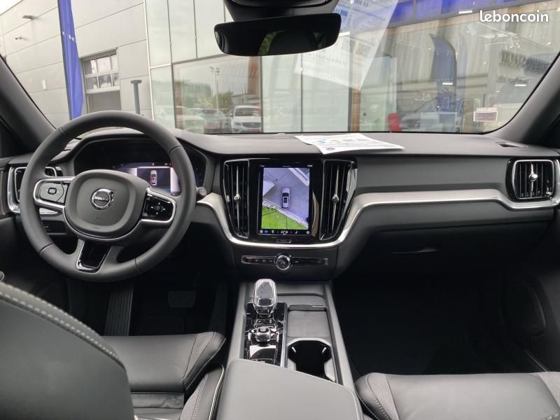 Volvo V60 B3 163ch Plus Style Dark DCT 7 (image 4)