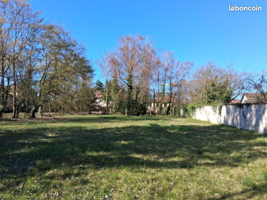Terrain 270 m² Pont De Cheruy · à Pont-de-Chéruy · 110 000 €