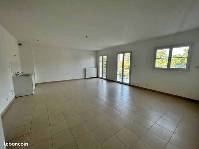Appartement 3 pièces 69 m² · à Freneuse · 69 m² · 990 €
