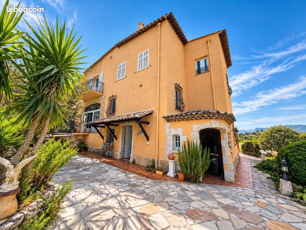 Maison 4 pièces 255 m² · à Nice · 255 m² · 870 000 €