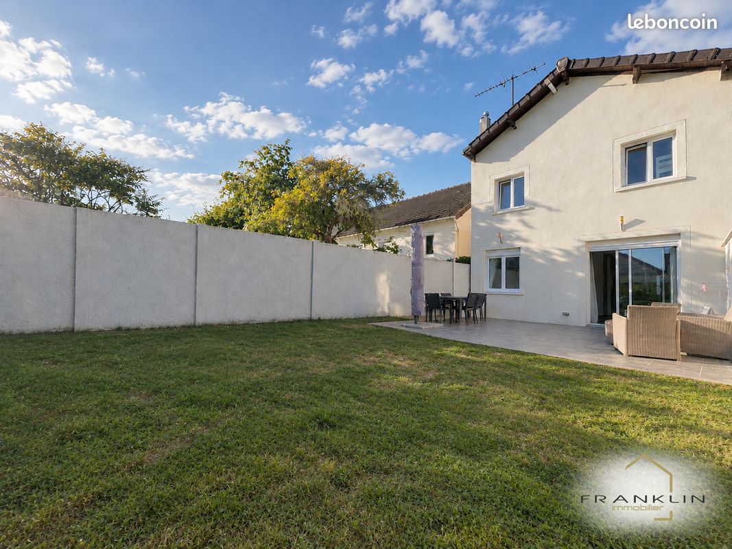 Maison 5 pièces 102 m² · à Tremblay-en-France · 102 m² · 315 000 €
