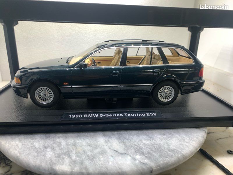 BMW Série 5 (E39) Touring Verte Métal 1998 Miniature 1/18 - TRIPLE9 T9-1800391