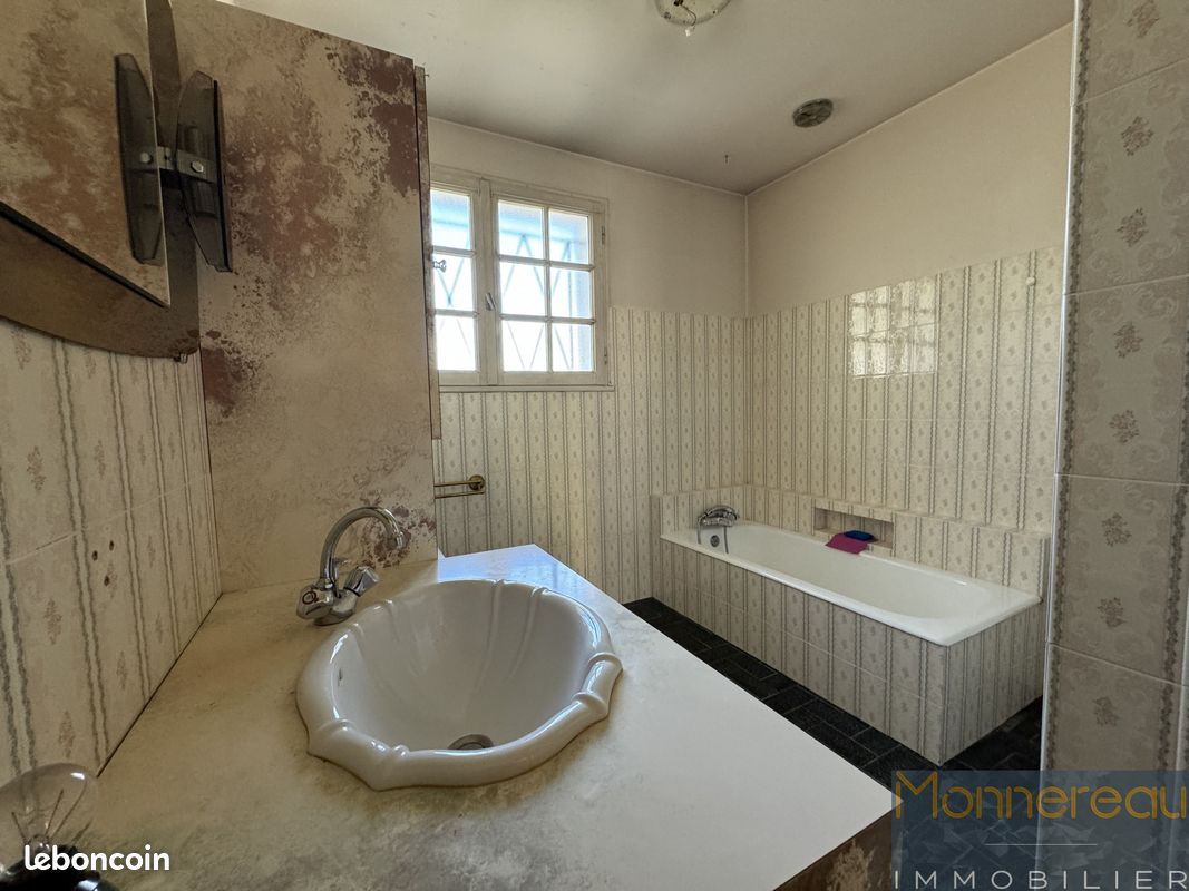 Maison 5 pièces 162 m² - Jonzac 17500 (image principale 8)