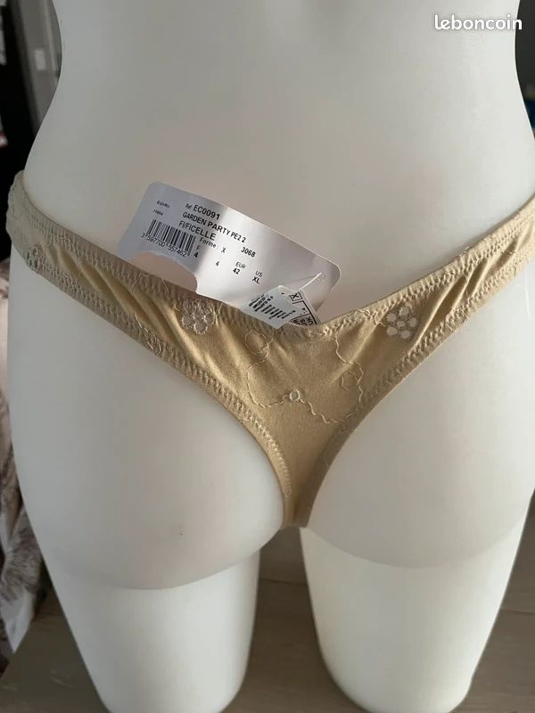 String Lise Charmel Antinea - Taille 42, Couleur Rose Pastel, Neuf Avec étiquettes