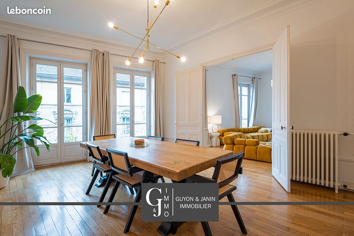 Appartement 4 pièces 142 m² · à Bourg-en-Bresse · 142 m² · 329 000 €