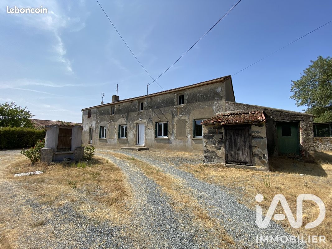 Maison 6 pièces 180 m² · à Les Herbiers · 180 m² · 249 000 €