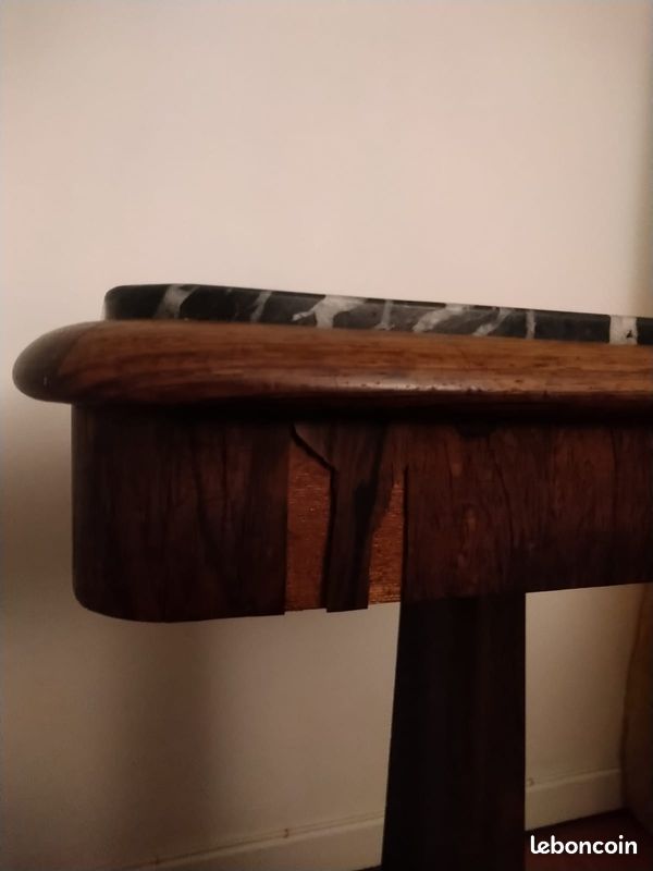 Table carrée marbre et bois brut (image 2)