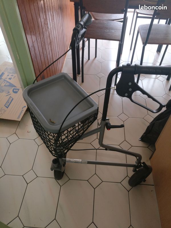 Déambulateur Rollator 3 roues pliable – Très bon état (image 2)