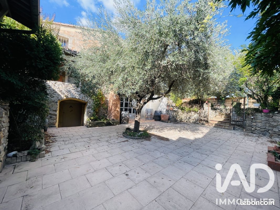 Maison 7 pièces 222 m² · à Érôme · 222 m² · 375 000 €