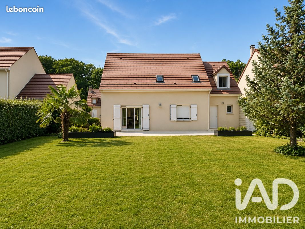 Maison 5 pièces 130 m² · à Saint-Pierre-du-Perray · 130 m² · 420 000 €