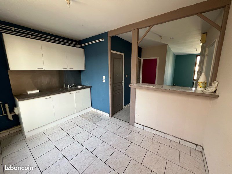 Appartement 2 pièces 40 m² · à Montluçon · 40 m² · 375 €