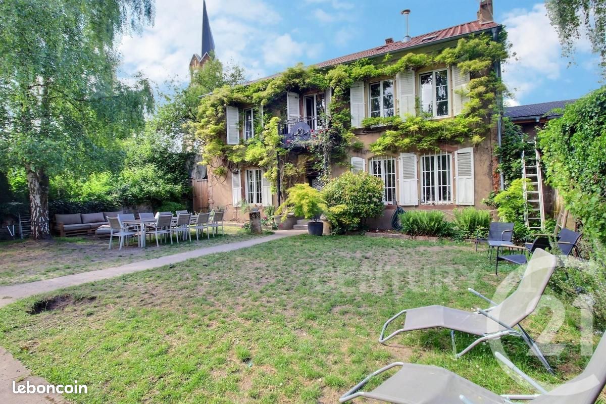 Maison 7 pièces 264 m² · à Schwerdorff · 264 m² · 379 900 €