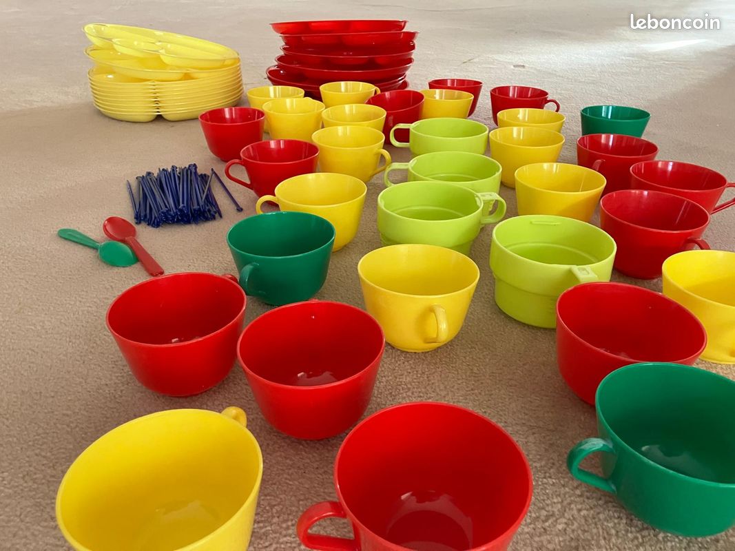 129 pcs ensemble vintage (assiettes, tasses, ...) (image 1)